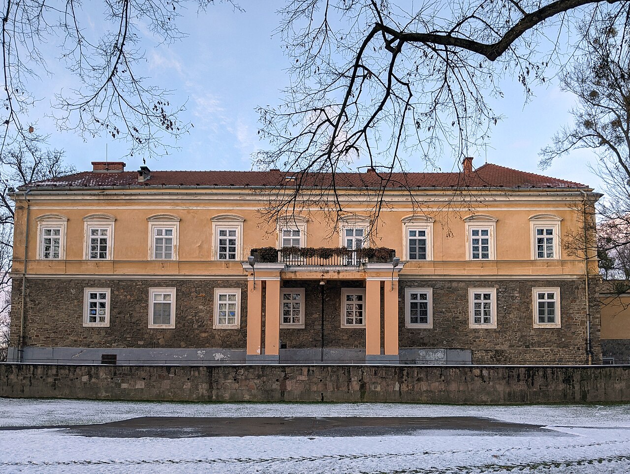 Zámek Dolní Benešov